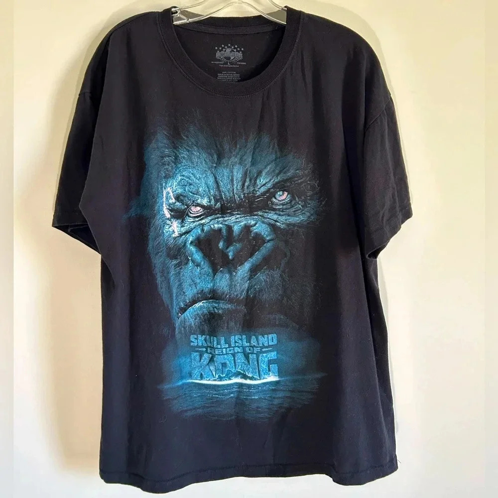 Universal Studios  Skull Island Reign of Kong Shirt Size L